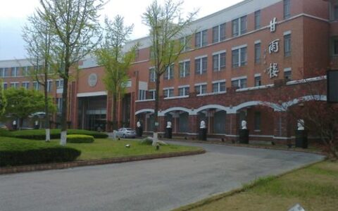 一个大学到底有多少人？为什么有的学校像小城，有的像高中？